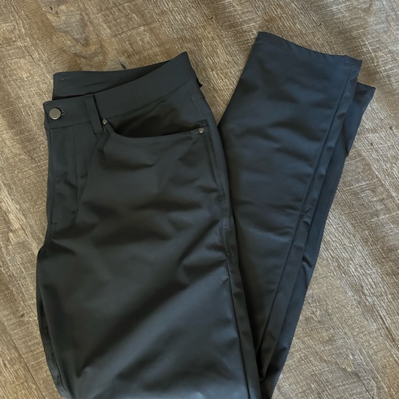 NWOT Lululemon Men’s Classic ABC pant. Size 33. New without tags - Picture 2 of 3